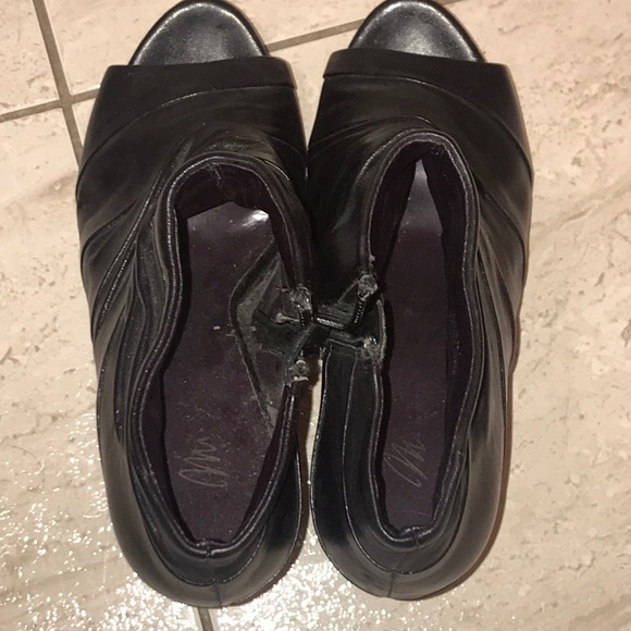 Miss Sixty Black Leather ankle peep toe pumps. - Picture 7 of 8